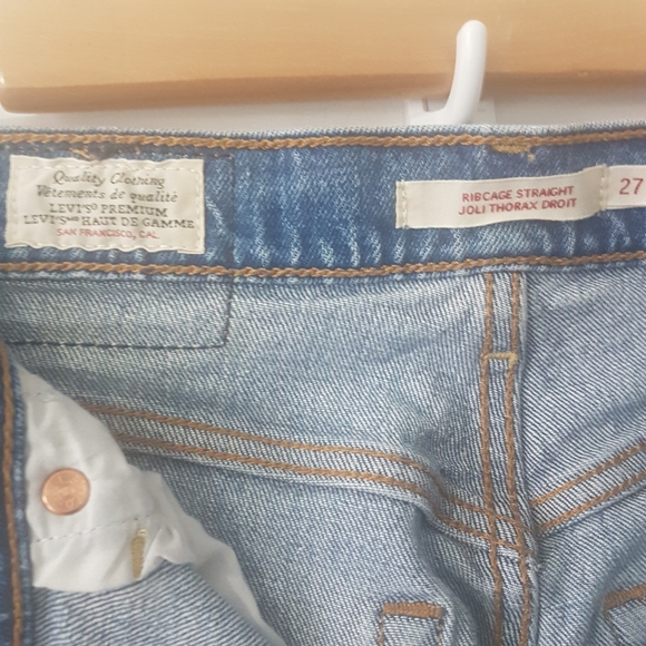 Levi's Premium Ribcage Straight Leg Button Fly Ankle Denim Light Wash Sz 27 x 27 - Picture 6 of 13